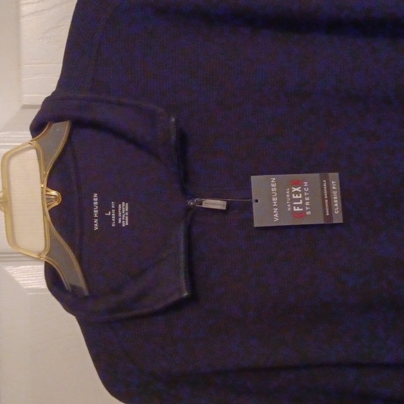 Selling a Van Heusen dress sweater in new condition with tags. Black size Large - Picture 2 of 4
